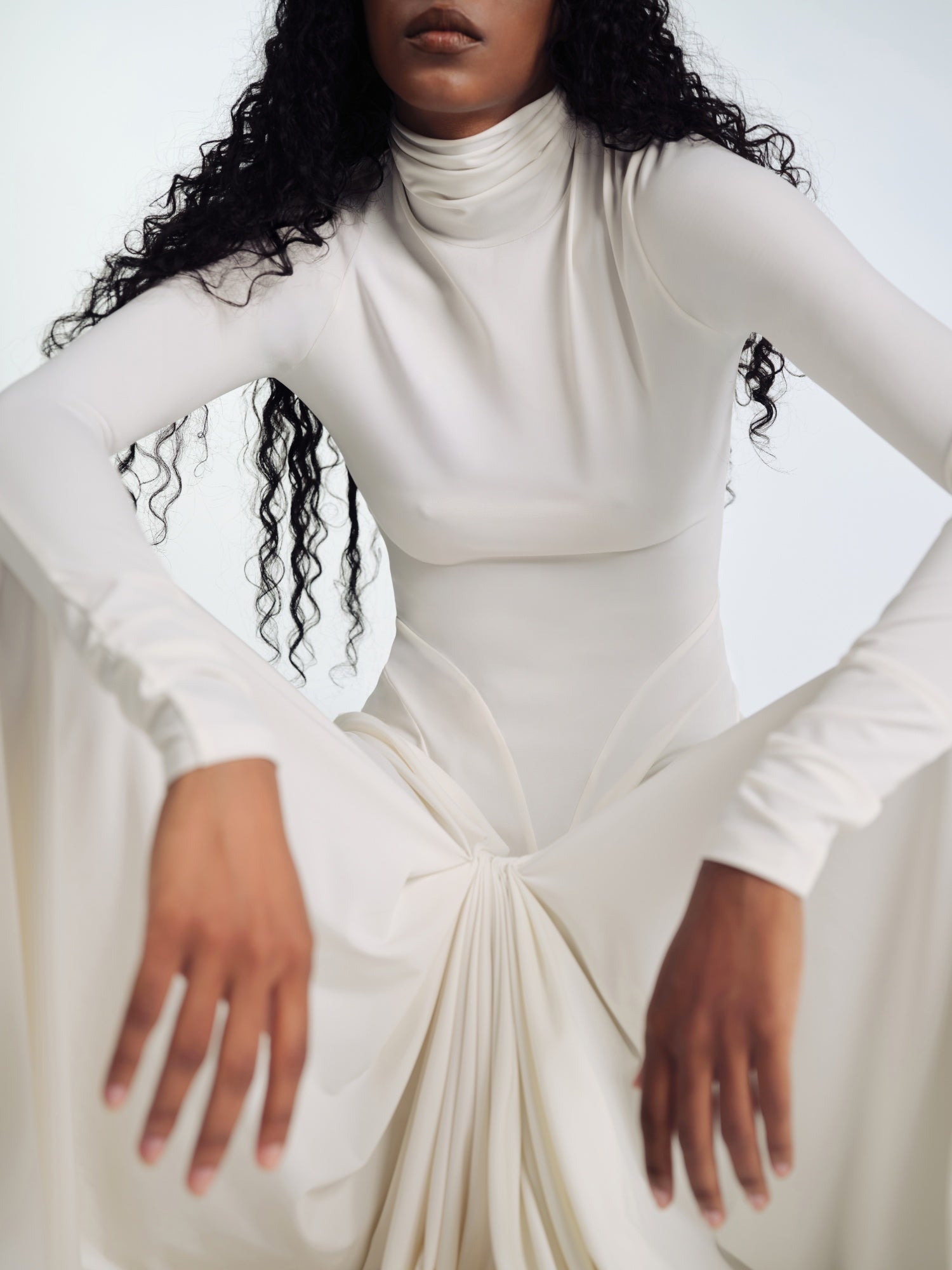 WHITE MAXI ELBISE WITH DRAPES