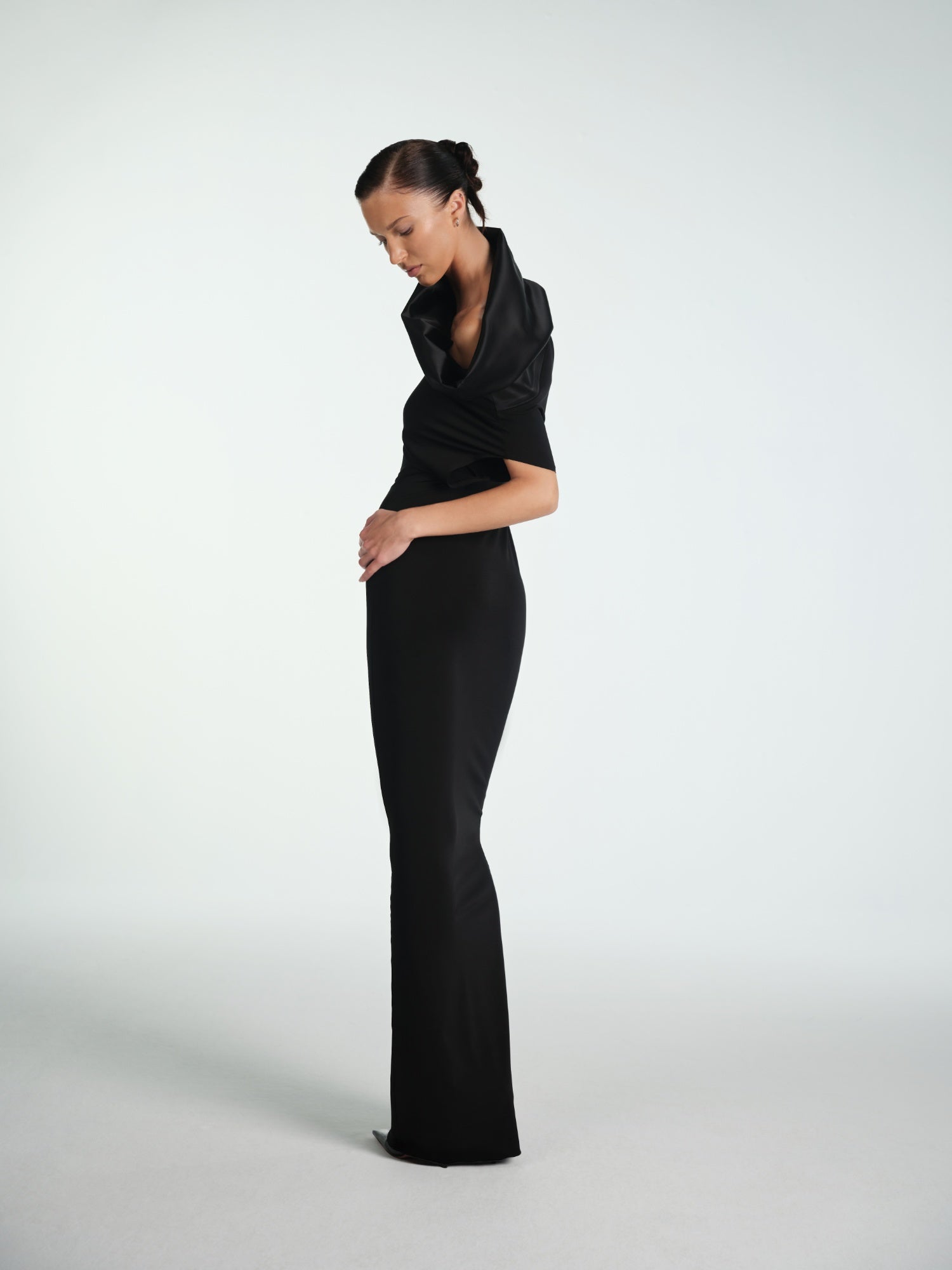 BLACK MAXI ELBISE WITH SILK