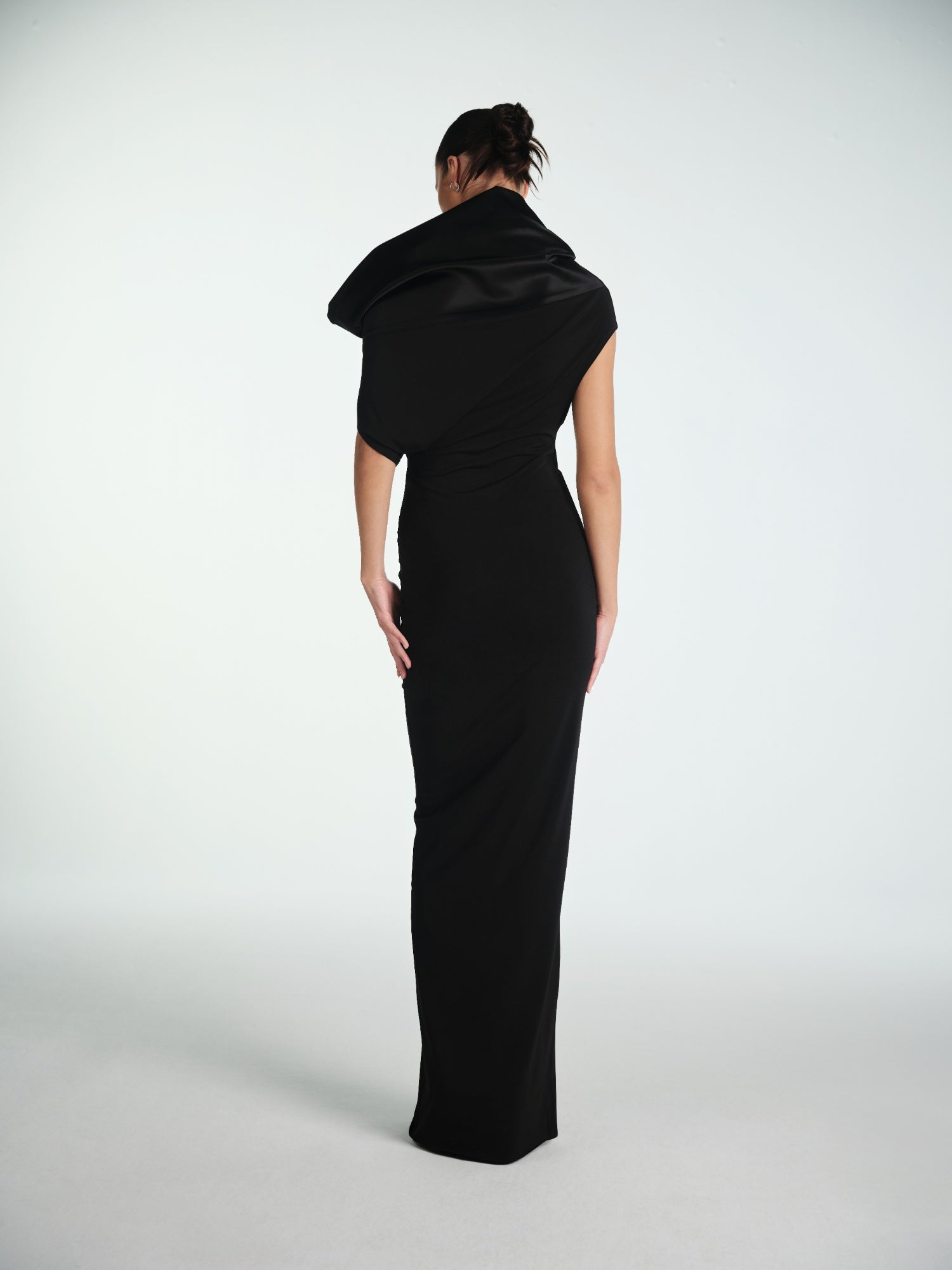 BLACK MAXI ELBISE WITH SILK