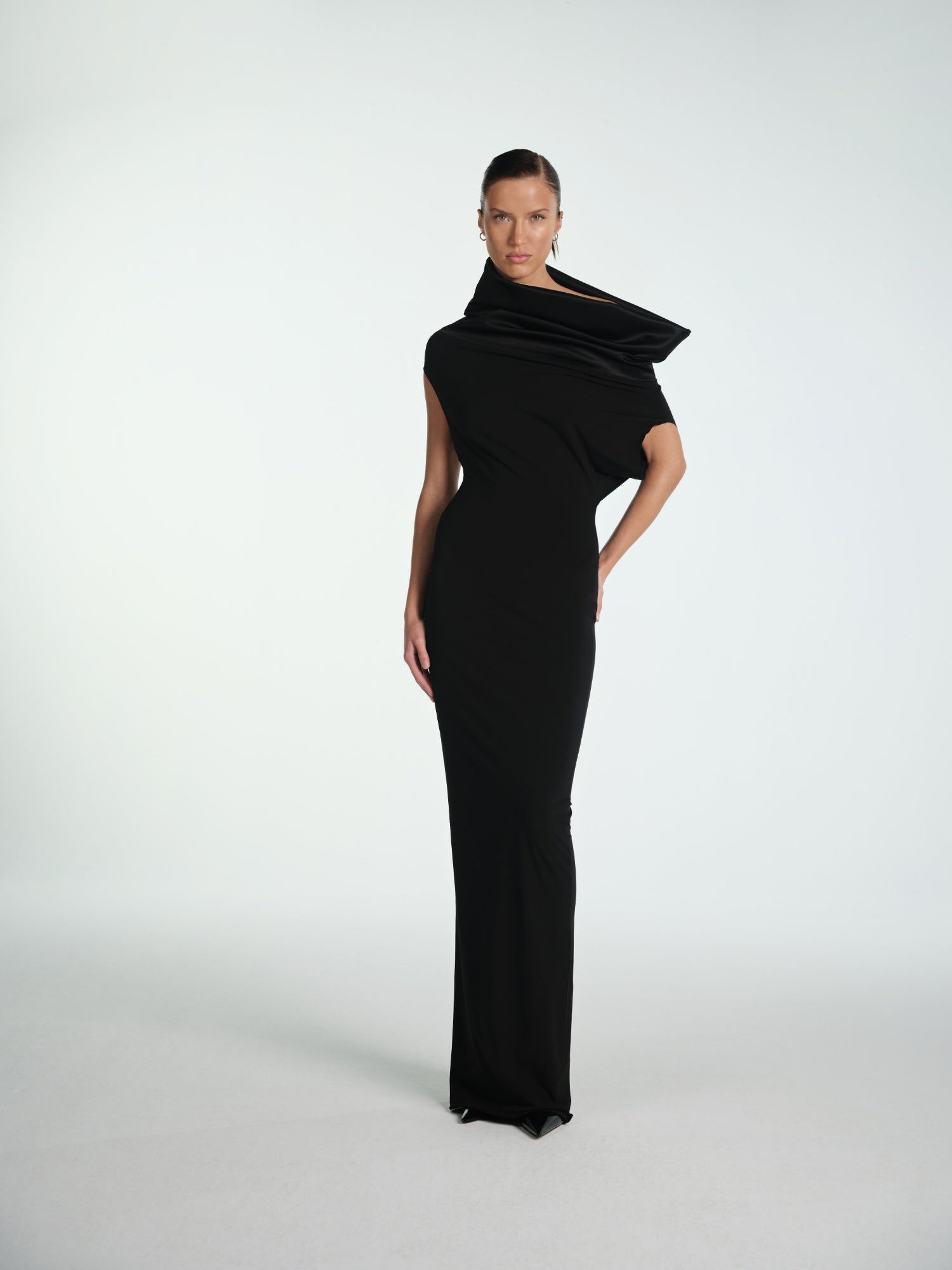 BLACK MAXI ELBISE WITH SILK